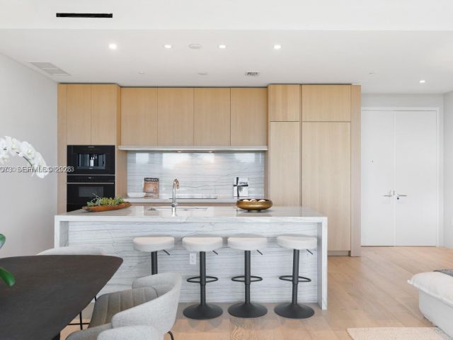 Apartment for sale  Unit #404 - photo 7506130