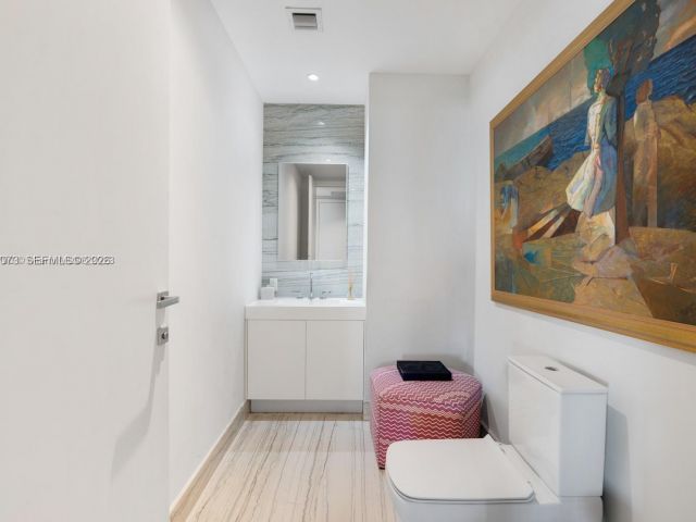 Apartment for sale  Unit #404 - photo 7506132