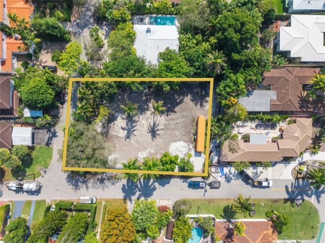 Home for sale at 2880 Fairgreen Dr - photo 7469018