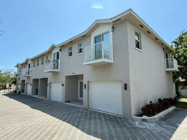 Home for sale at 1035 NW 2nd Ave - photo 7483151