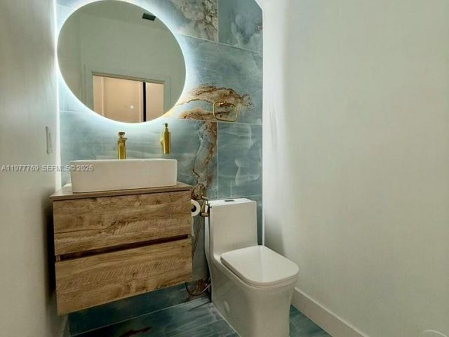 Home for sale at 1035 NW 2nd Ave - photo 7483165