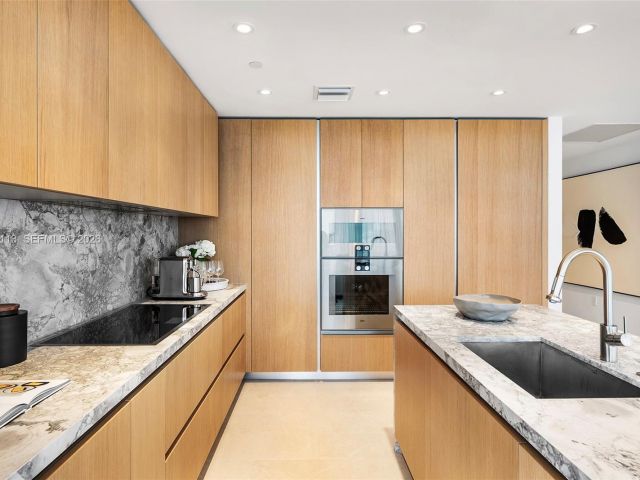 Apartment for rent  Unit #901 - photo 7504919