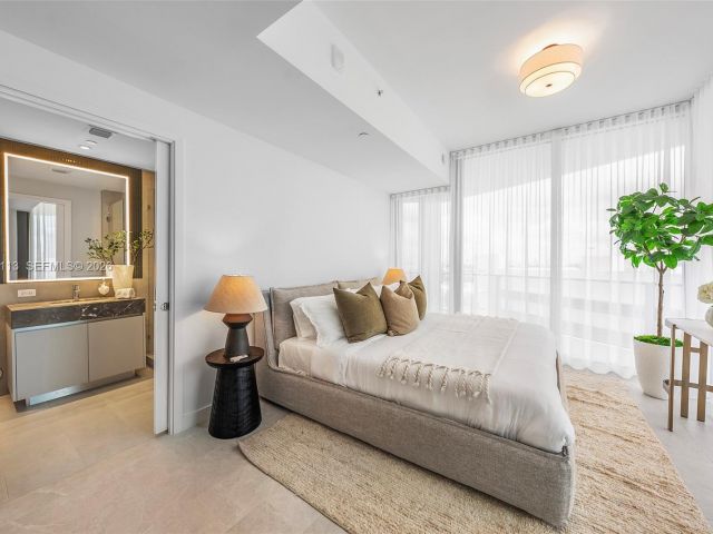 Apartment for rent  Unit #901 - photo 7504923