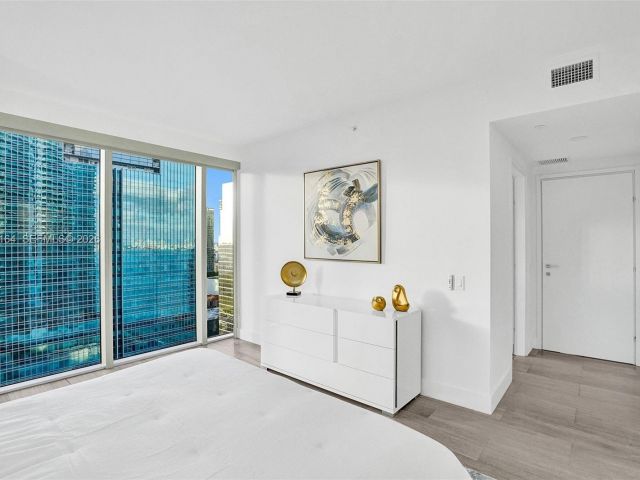 Apartment for rent  Unit #2702 - photo 7509813