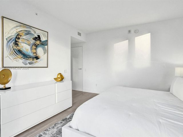 Apartment for rent  Unit #2702 - photo 7509816