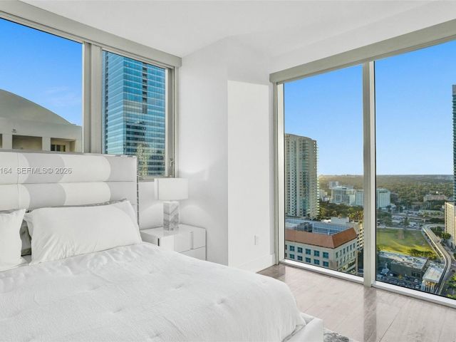 Apartment for rent  Unit #2702 - photo 7509817