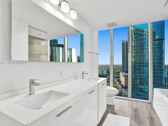 Apartment for rent  Unit #2702 - photo 7509818