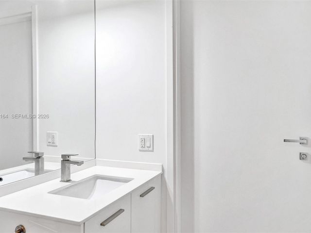 Apartment for rent  Unit #2702 - photo 7509822