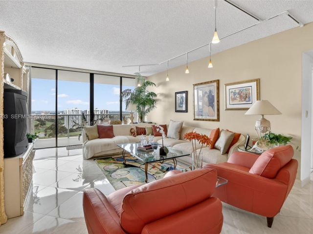 Apartment for sale  Unit #2403 - photo 7503099