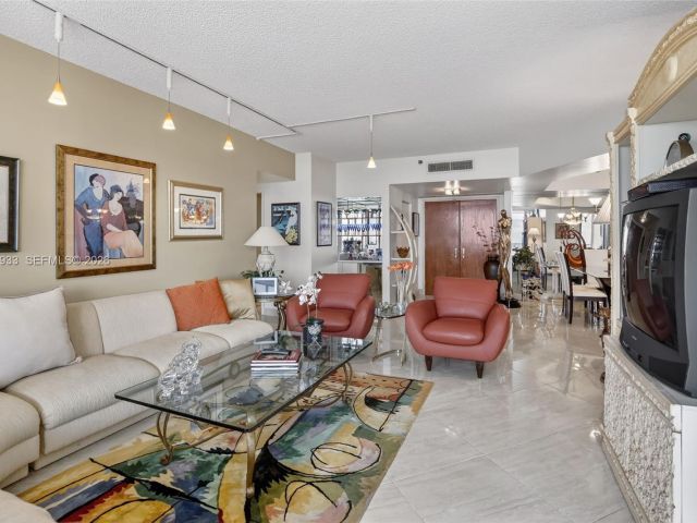 Apartment for sale  Unit #2403 - photo 7503103