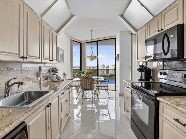 Apartment for sale  Unit #2403 - photo 7503117