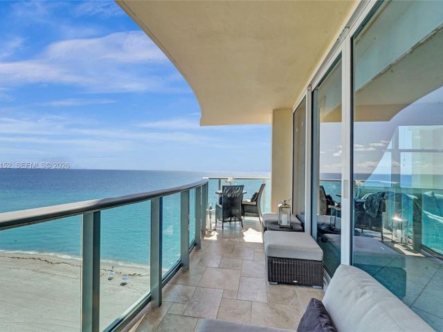 Apartment for rent  Unit #1510 - photo 7477500