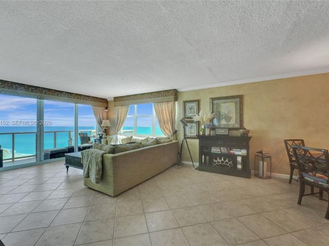 Apartment for rent  Unit #1510 - photo 7477501