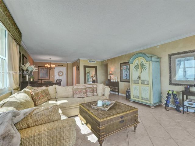 Apartment for rent  Unit #1510 - photo 7477505