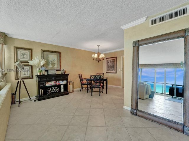 Apartment for rent  Unit #1510 - photo 7477507