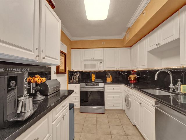 Apartment for rent  Unit #1510 - photo 7477511