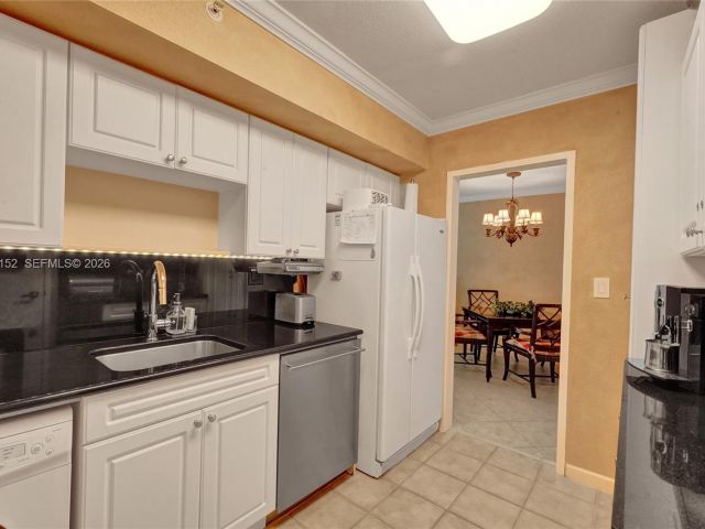 Apartment for rent  Unit #1510 - photo 7477512