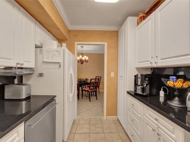 Apartment for rent  Unit #1510 - photo 7477513