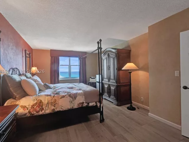2-bedroom condo for rent in Hollywood - 2501 S Ocean Dr 1510 - MondialRealty