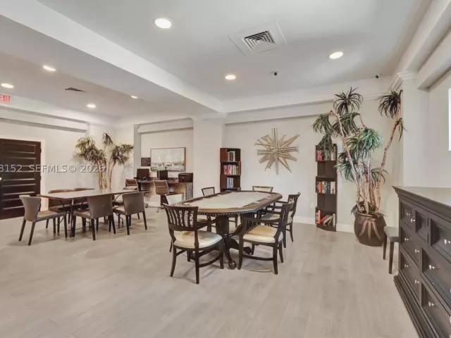 2-bedroom condo for rent in Hollywood - 2501 S Ocean Dr 1510 - MondialRealty