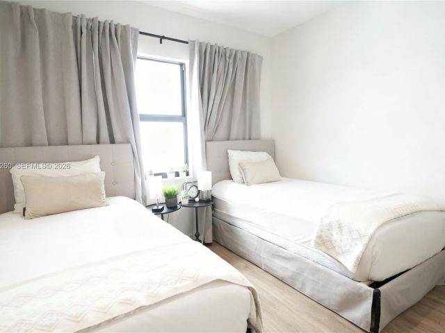 Home for rent at 211 SE 4th St 3 - photo 7462241