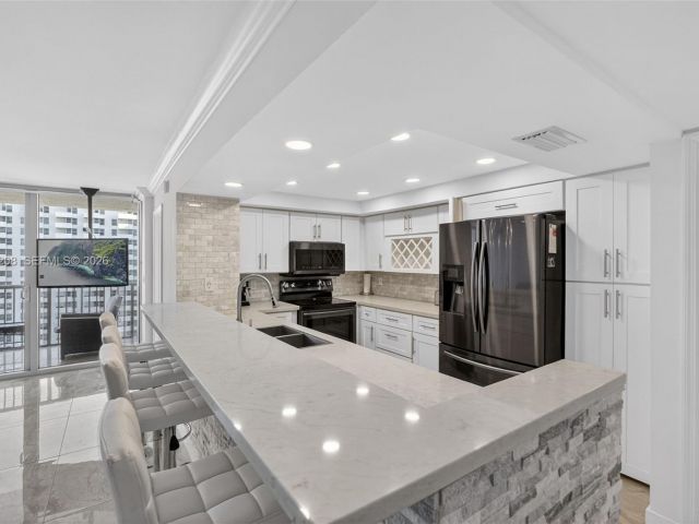 Apartment for sale  Unit #1407 - photo 7526834