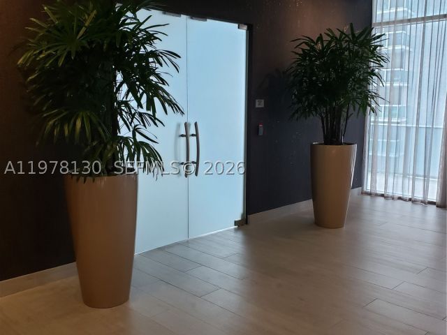 1-bedroom condo for rent in Miami - 488 NE 18th St 3302 - MondialRealty