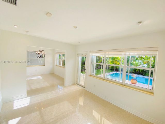 Home for rent at 8959 Dickens Ave - photo 7466993