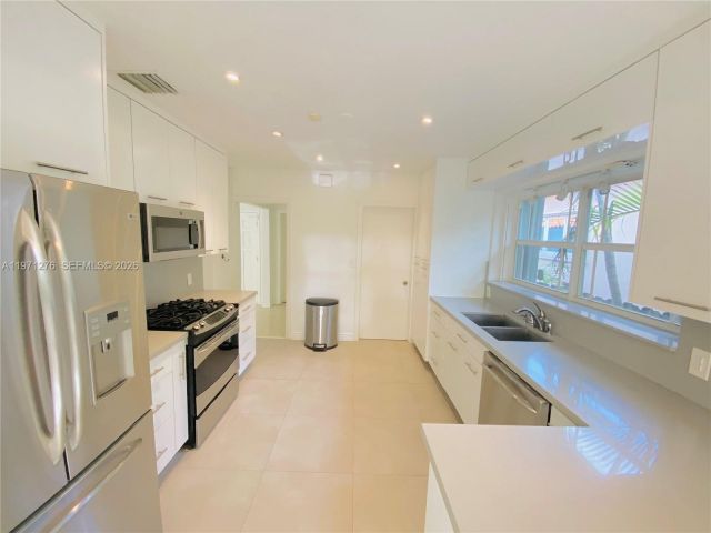 Home for rent at 8959 Dickens Ave - photo 7466996