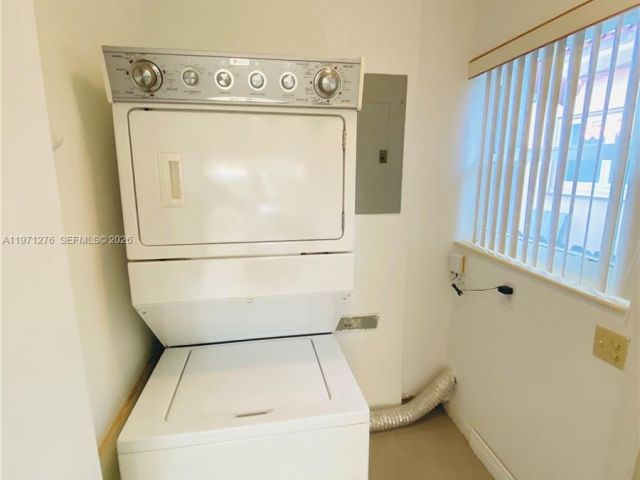 Home for rent at 8959 Dickens Ave - photo 7467000