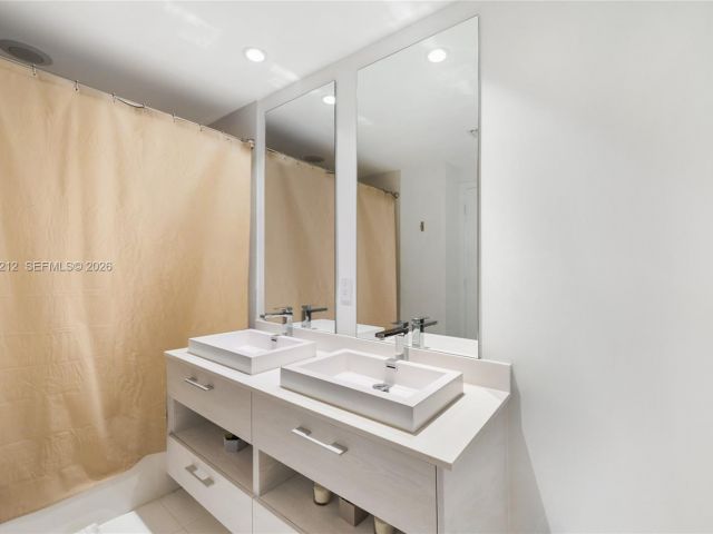 Apartment for rent  Unit #1904 - photo 7508268