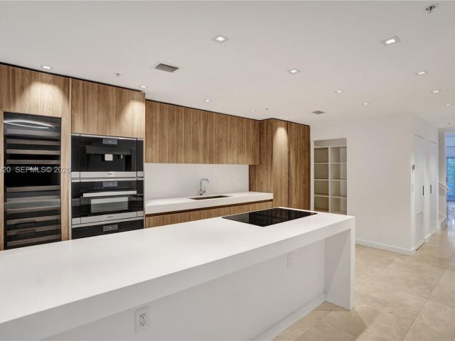 Home for sale at 1415 Sunset Harbour Dr 202 - photo 7468273