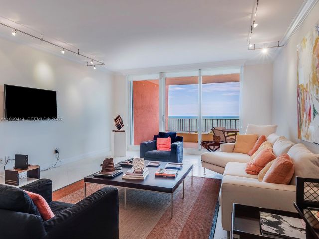 Apartment for rent  Unit #1405 - photo 7490573