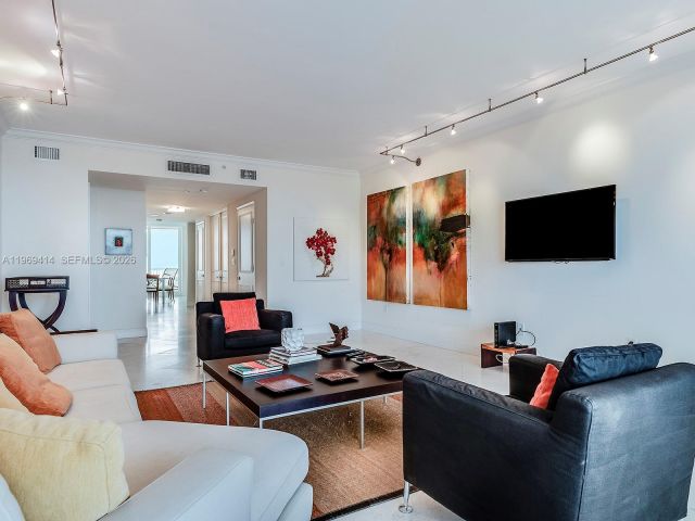 Apartment for rent  Unit #1405 - photo 7490575