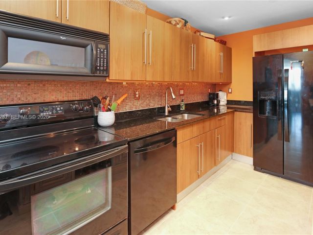 Apartment for sale  Unit #411 - photo 7466751