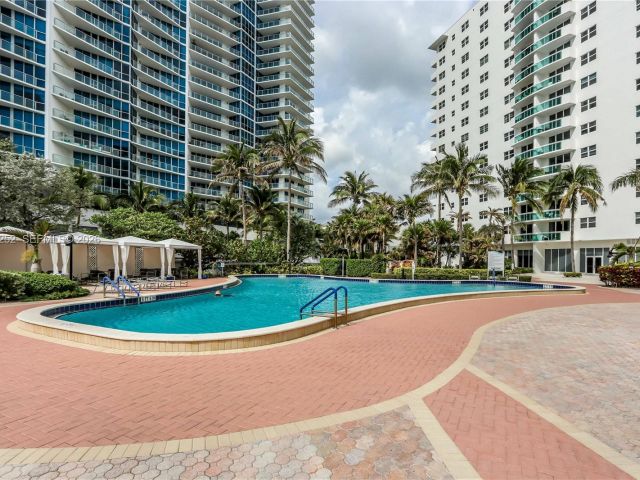 Apartment for sale  Unit #411 - photo 7466760