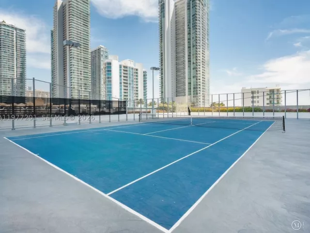 2-bedroom condo for sale in Miami - 460 NE 28th St 1901 - MondialRealty