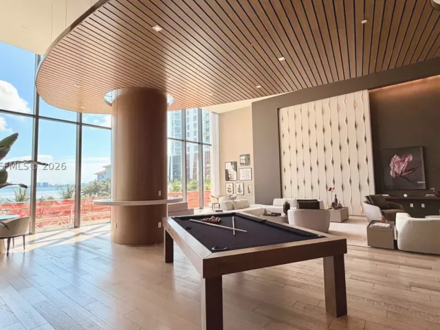 2-bedroom condo for sale in Miami - 460 NE 28th St 1901 - MondialRealty