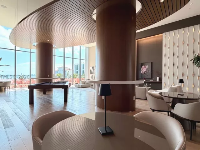 2-bedroom condo for sale in Miami - 460 NE 28th St 1901 - MondialRealty