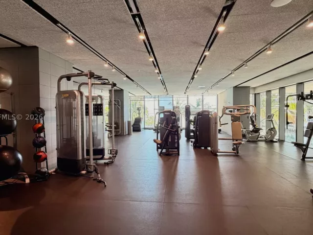 2-bedroom condo for sale in Miami - 460 NE 28th St 1901 - MondialRealty