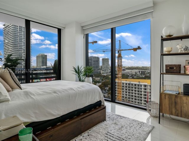 2-bedroom condo for sale in Miami - 460 NE 28th St 1901 - MondialRealty
