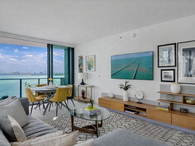 Apartment for rent  Unit #1901 - photo 7516241