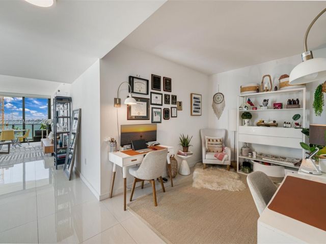 Apartment for rent  Unit #1901 - photo 7516247