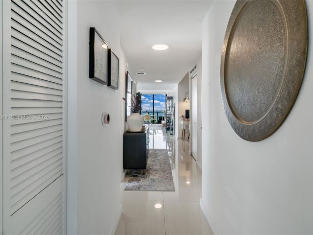 Apartment for rent  Unit #1901 - photo 7516250