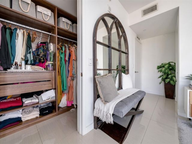 Apartment for rent  Unit #1901 - photo 7516251