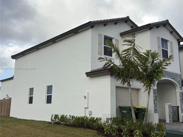 3-bedroom home for rent in Homestead - 2409 SE 28th St 2409 - MondialRealty