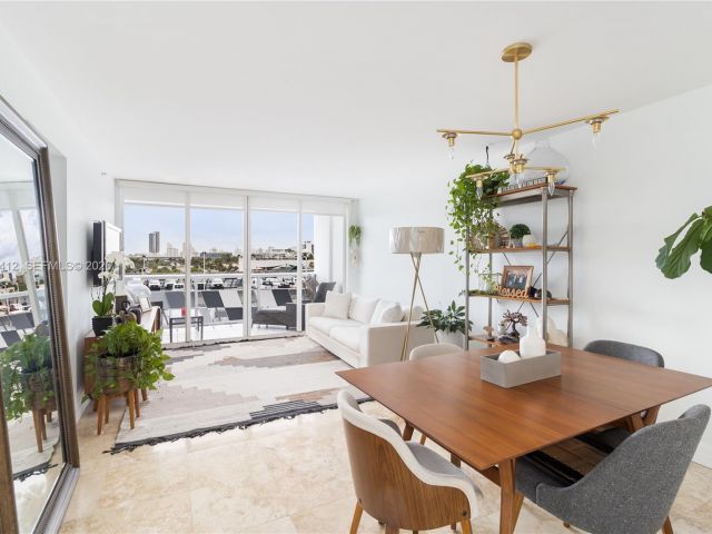 Apartment for rent  Unit #809 - photo 7510768