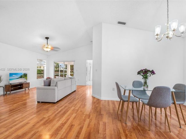 3-bedroom home for rent in Homestead - 2020 SE 5th Pl 2020 - MondialRealty