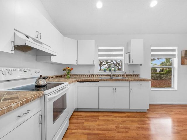 3-bedroom home for rent in Homestead - 2020 SE 5th Pl 2020 - MondialRealty