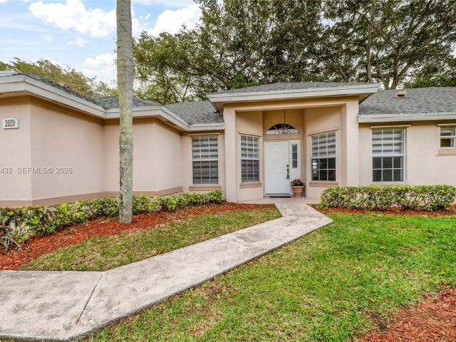 3-bedroom home for rent in Homestead - 2020 SE 5th Pl 2020 - MondialRealty
